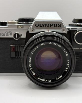 Olympus OM-10 con ottica Olympus Zuiko 50mm f1,8