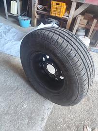 3 Gomme da strada semi nuove Pajero