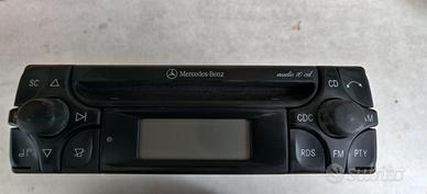 Autoradio originale Mercedes.