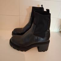 Zara stivaletto ecopelle nero