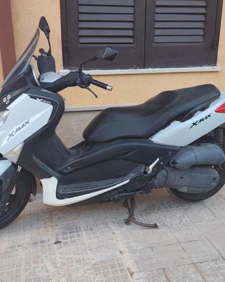 Yamaha Xmax 125 