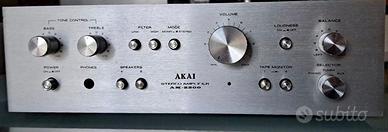 Amplificatore Akai AM-2200 (1976-79)
