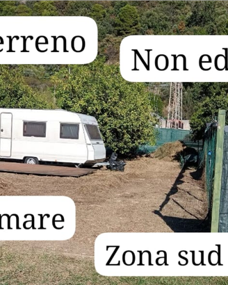 Piccolo terreno vicino al mare
