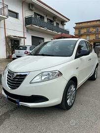 Lancia Ypsilon 0.9 TwinAir 85 CV 5 porte Metano Ec