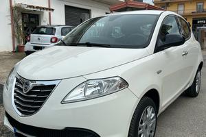 Lancia Ypsilon 0.9 TwinAir 85 CV 5 porte Metano Ec