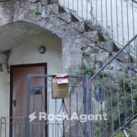 APPARTAMENTO CON ENTRATA INDIPERNDENTE