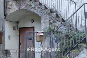 APPARTAMENTO CON ENTRATA INDIPERNDENTE