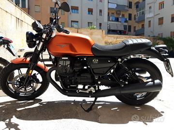 MOTO GUZZI V7 STONE
