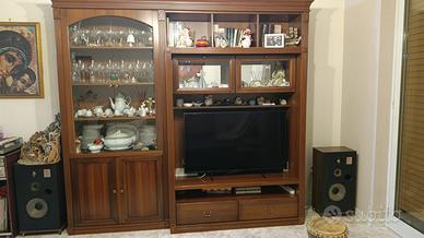 Parete attrezzata salone