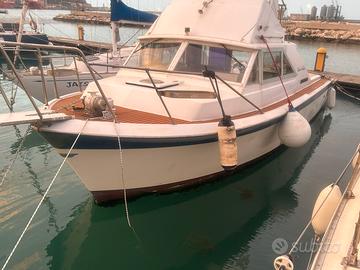 Natante a motore diesel entrobordo