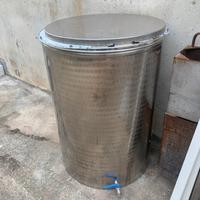 Botte in acciaio inox per uva