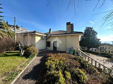 VILLA SINGOLA A CREAZZO