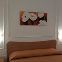 Torre dell'Orso-mare a piedi-centrale con p.auto