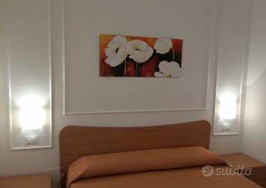 Torre dell'Orso-mare a piedi-centrale con p.auto