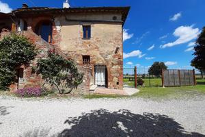 CL271 porzione di casale in pietra e mattoni con g
