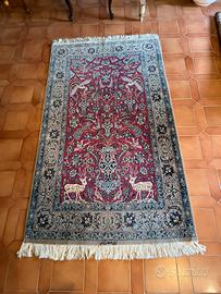 Tappeti persiani uno è firmato