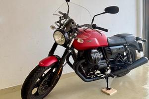Moto Guzzi V7III Stone