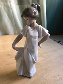 Statua di porcellana