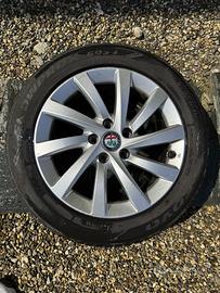 SET 4 CERCHI IN LEGA A TURBINA R16 E GOMME ALFA