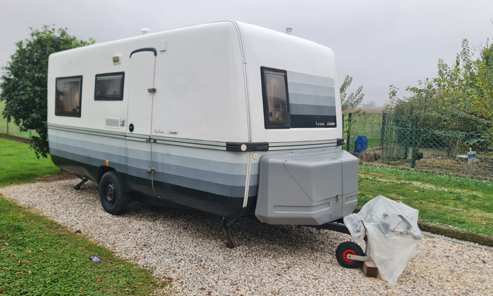 Roulotte Lander 474 Piere Cardin