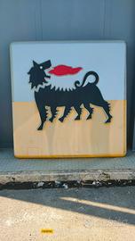 insegna ENI cane 6 zampe 