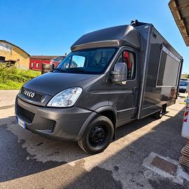 AUTONEGOZIO paninoteca ambulante food truck