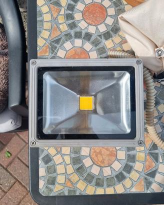 faro led luce calda potente casa giardino lavoro 