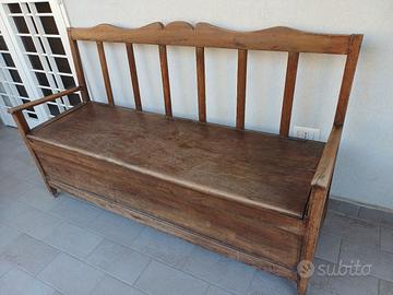  Cassapanca in legno massello  con contenitore 