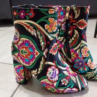 Stivaletto con tacco