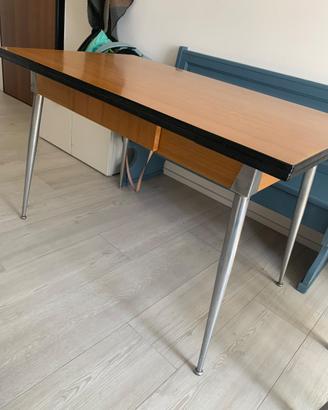 Tavolo in formica anni 70