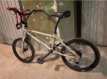 Bicicletta BMX Nuova