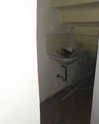 Attività / Licenza di 25 m² con 1 locale a Città d