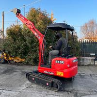 E276- ESCAVATORE NEW HOLLAND 18 Q