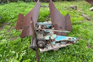 Aratro Reversibile per 60-70 cv