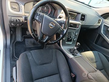  volvo s 60 in buonissime condizioni.