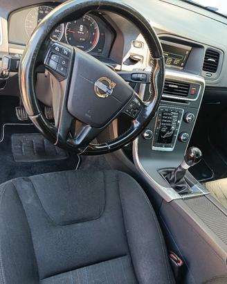  volvo s 60 in buonissime condizioni.