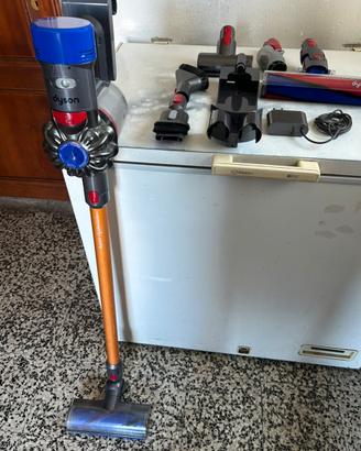 Dyson V8 completo