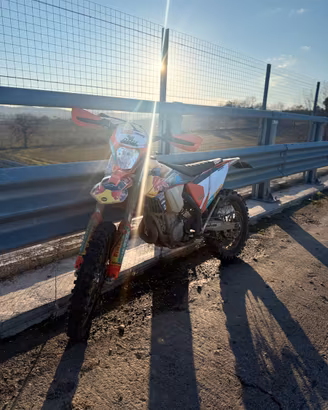 KTM 450 EXC-F 2022 Factory Red Bull