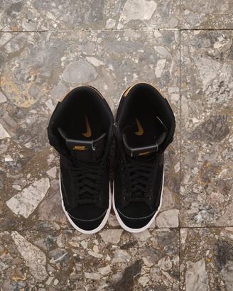 Nike blazer black and gold taglia 42