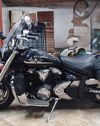 YAMAHA XVS 1300 Midnight Star