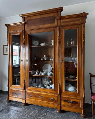 Vetrina classica d'epoca