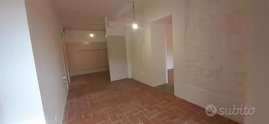 Fondo piazza gambacorti ( detta la pera)