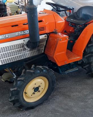 Trattore Kubota b1400
