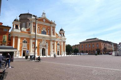 NEGOZIO A CARPI