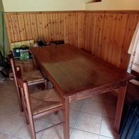 tavolo in legno e panca 