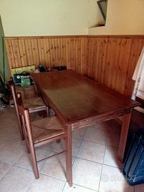 tavolo in legno e panca 