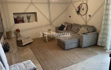 Stabile - Palazzo a Casalnuovo di Napoli 6 locali