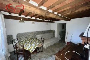 Casa indipendente di 120 m² con 5 locali a Loro Ci