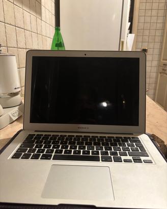 MacBook Air 13" (2017)