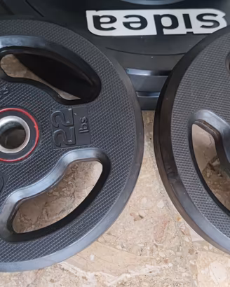 2 dischi gommati con maniglie 10 kg l uno pesi gym